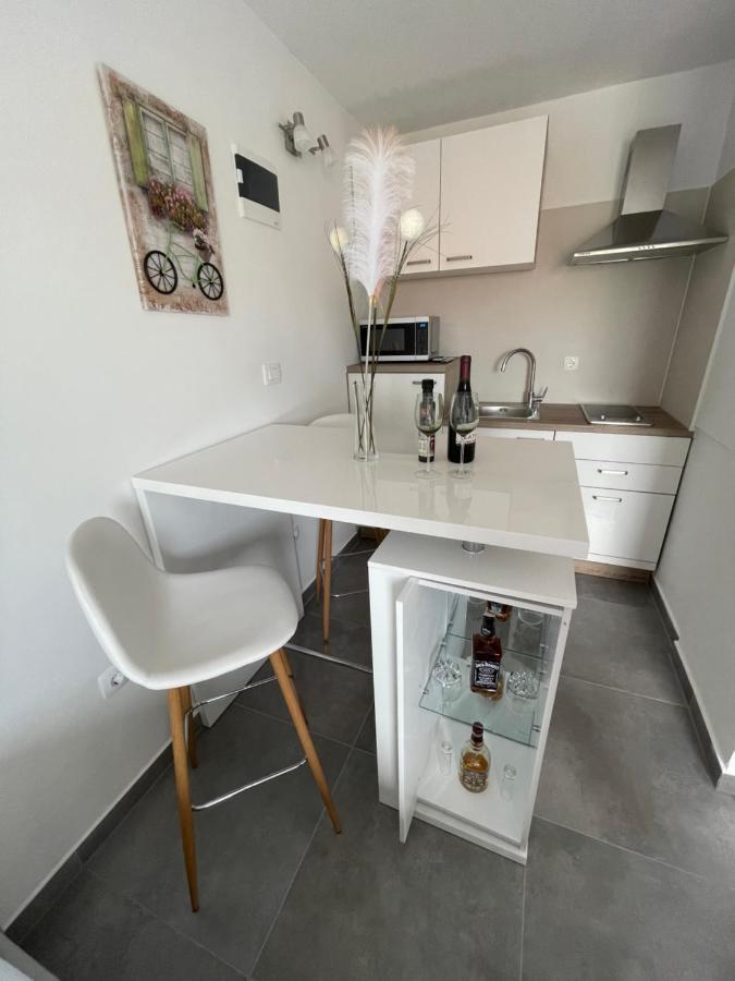 טרוגיר Villa Milena Sweet Apartment-With A Pool מראה חיצוני תמונה
